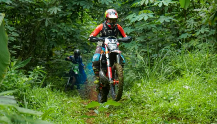 Peserta komunitas motor trail ikuti festival kokobok munggahan 
