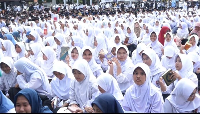 Ribuan siswa hadiri Serang Mengaji dan Tarhib Ramadan di Alun-Alun Barat Kota Serang. (Foto: Bantentv.com)