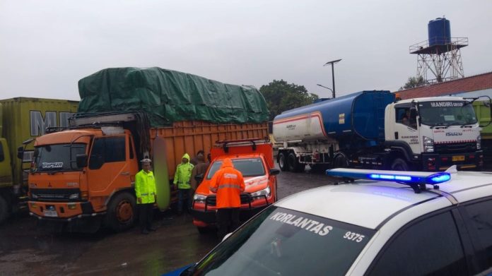 Sopir truk ditemukan tergantung di rest area Bogeg, polisi selidiki penyebabnya (Foto: Istimewa)
