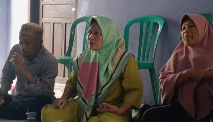 Musyawarah terkait dampak banjir yang digelar di Kantor Desa Gabus, Kecamatan Kopo, Kabupaten Serang, (9/2). (Foto: Bantentv.com)