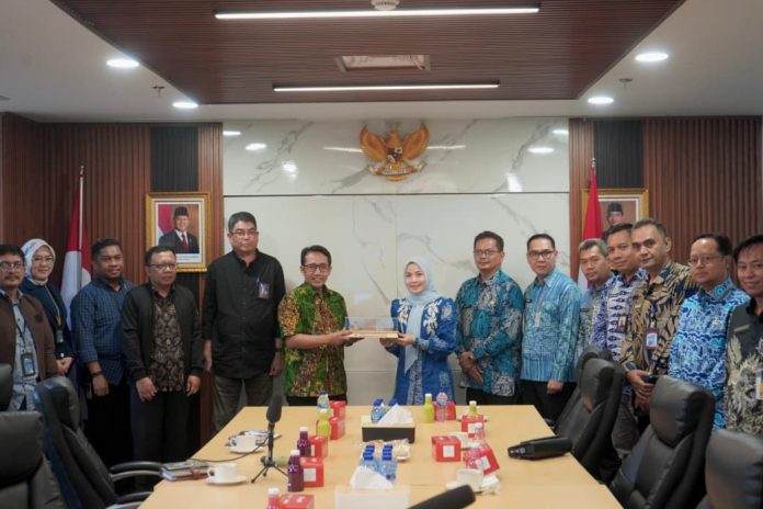 Bupati Serang Ratu Rachmatuzakiyah mendatangi kantor Kementerian Perumahan dan Kawasan Permukiman (PKP) Republik Indonesia (Bantentv.com/Riki)