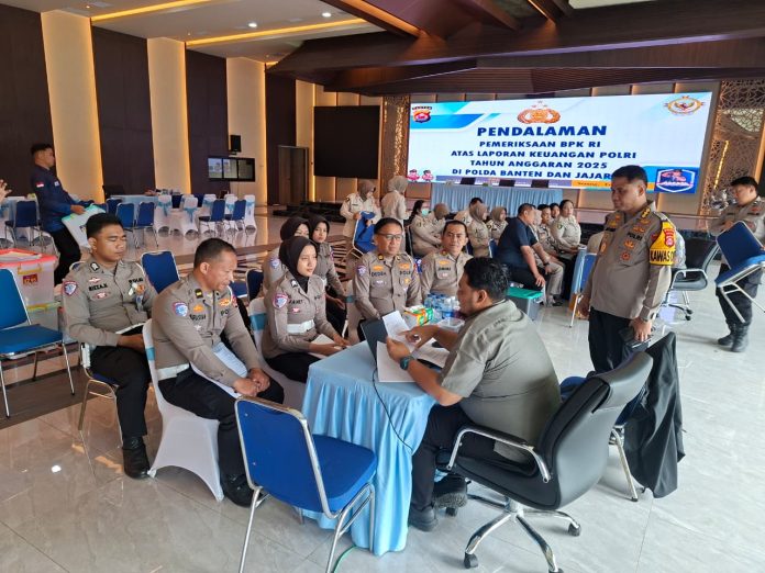 Irwasda Polda Banten melaksanakan pendampingan pemeriksaan BPK RI (Bantentv.com/ Imron)