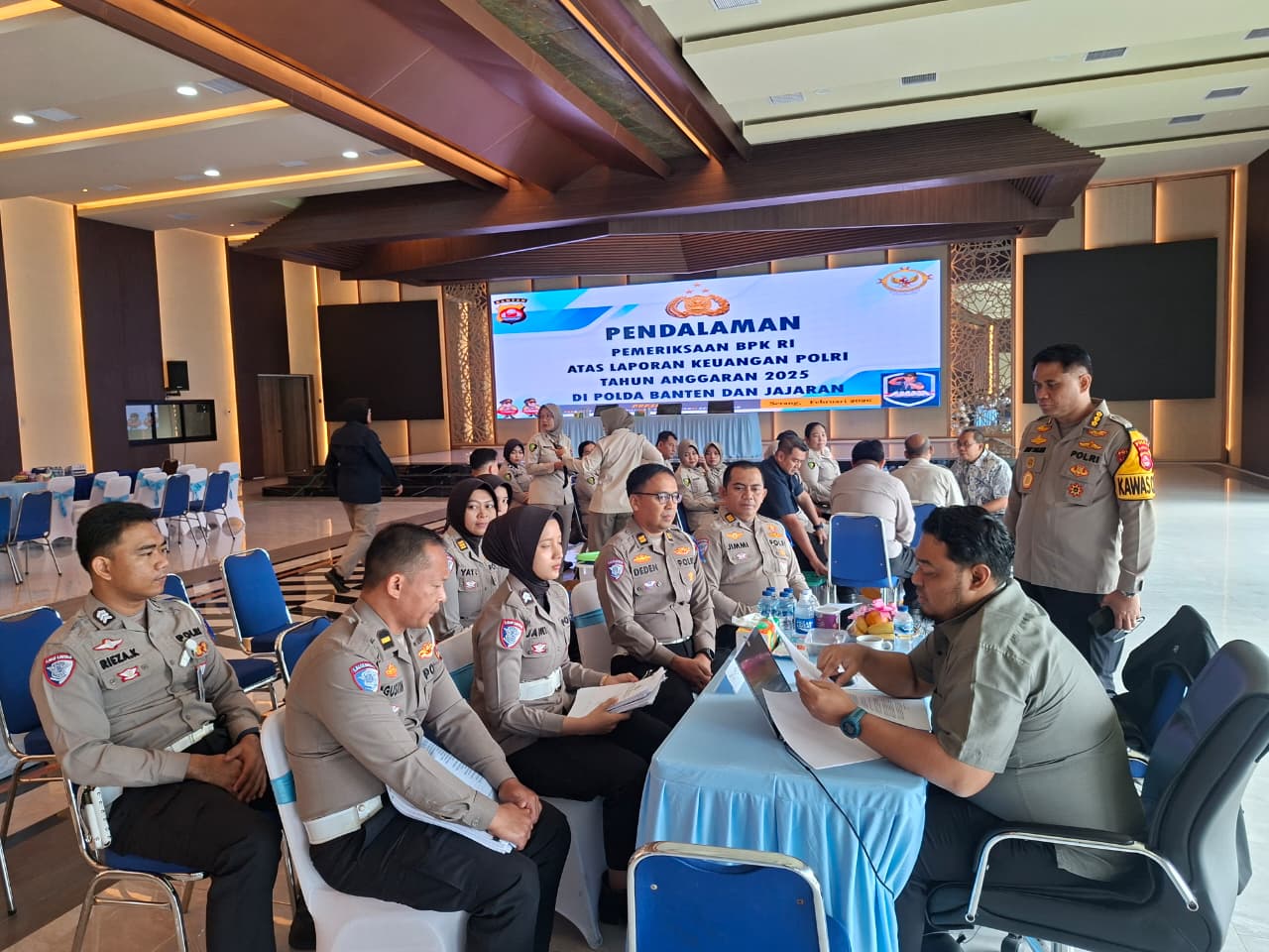 Irwasda Polda Banten melaksanakan pendampingan pemeriksaan BPK RI (Bantentv.com/ Imron)