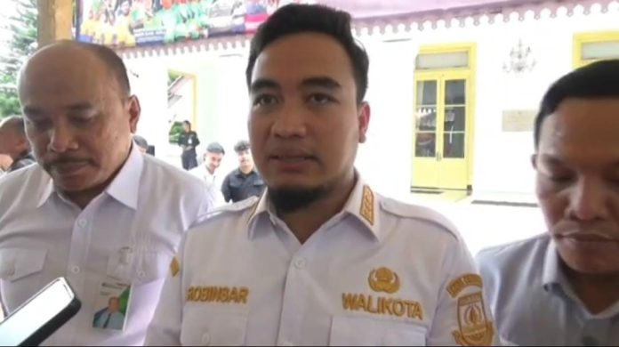 Robinsar secara resmi mengukuhkan Forum TJSLBU atau Forum CSR Kota Cilegon (Bantentv.com/ Ali)