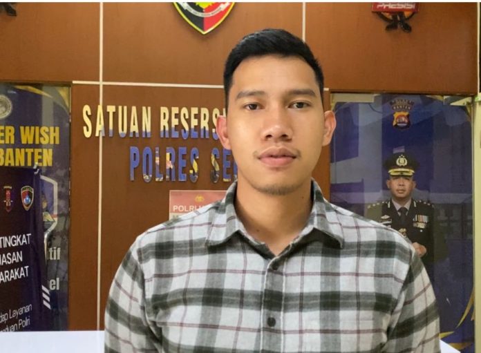 Kanit Pidum Satreskrim Polres Serang, Ipda Athallah Thoriq. Tiga orang korban diduga penipuan umroh resmi melapor ke Polres Serang (Bantentv.com/ Imron)