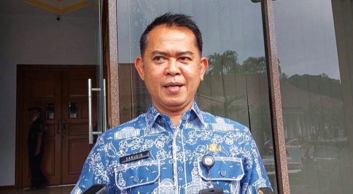 Kepala DLH Kabupaten Serang Sarudin. DLH menyebut sampah selama Ramadan bisa melonjak hingga 20 persen (Bantentv.com/ Riki)