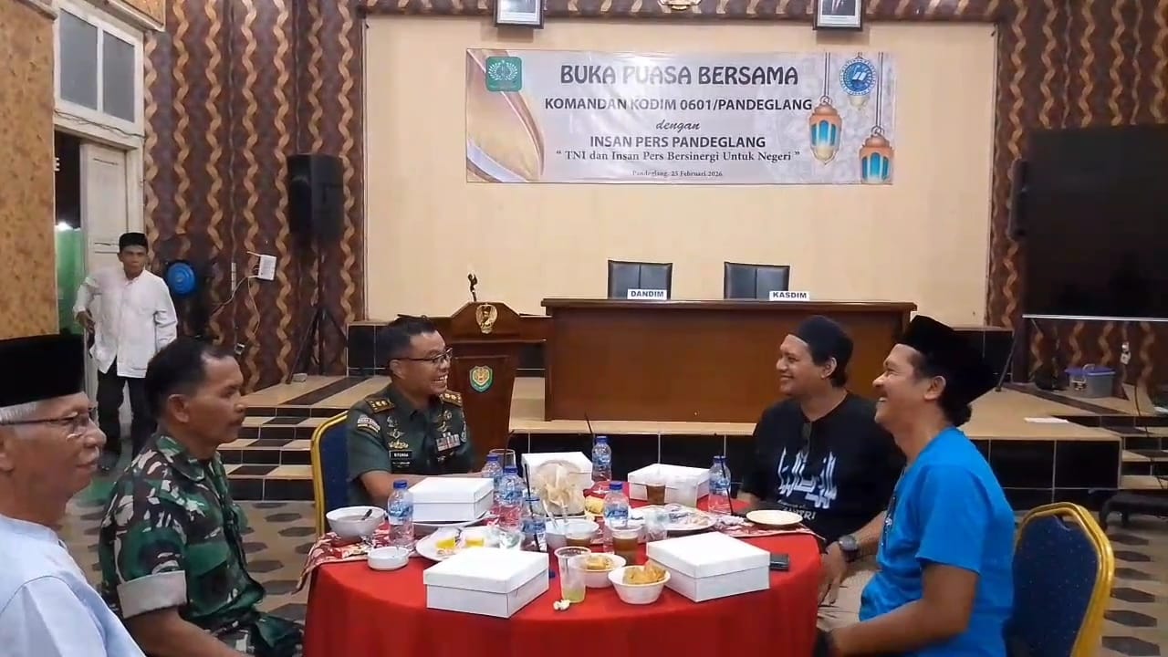 Suasana buka puasa bersama insan media dan Kodim 0601 Pandeglang (Bantentv.com/ Rangga)