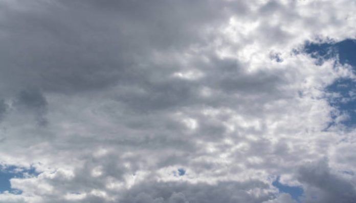 ilustrasi cuaca berawan tebal (Foto/iStockphoto)
