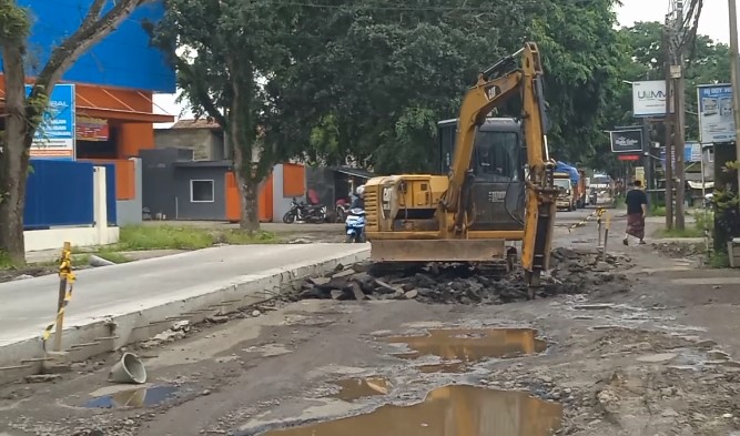 Perbaikan jalan nasional Bypass Rangkasbitung dikebut sebelum Lebaran (Bantentv.com/ Nano)