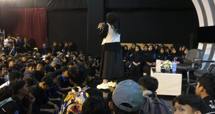 250 Siswa SMK Mulya Hati Insani mengunjungi Banten TV untuk penguatan pembelajaran industry (Bantentv.com)