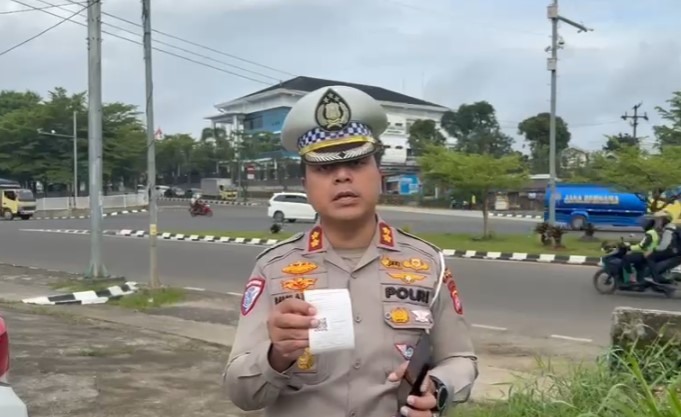 Ditlantas Polda Banten mengoptimalkan penggunaan ETLE Handheld (Bantentv.com/ Imron)
