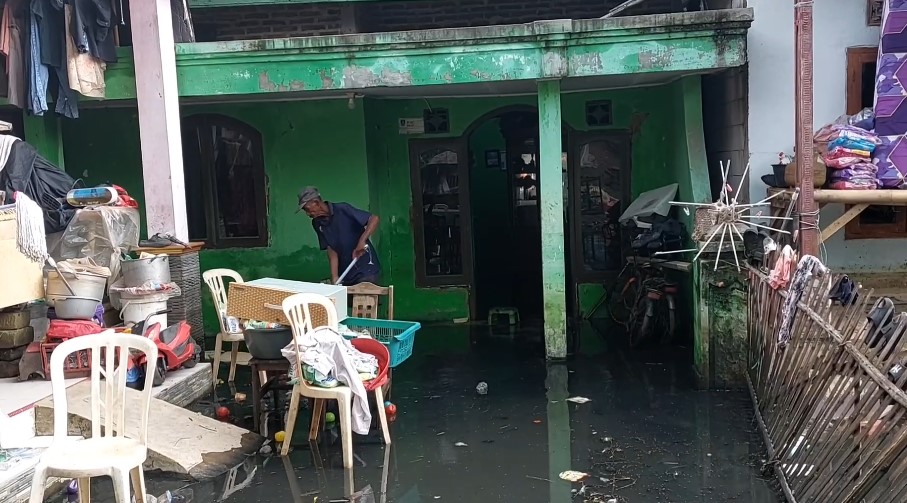 Ratusan Warga Binuang masih bertahan di pengungsian (Bantentv.com/ Riki)