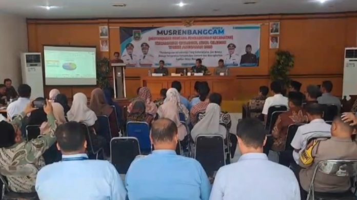 Ratusan Tenaga Kerja lokal terserap lewat program unggulan kelurahan di Citangkil (Bantentv.com/ Ali)
