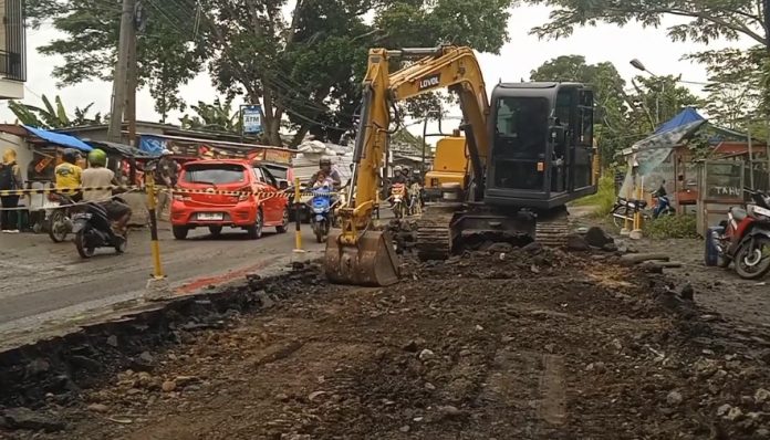 Ruas jalan nasional bypass Soekarno Hatta mulai diperbaiki (Bantentv.com/ Nano)