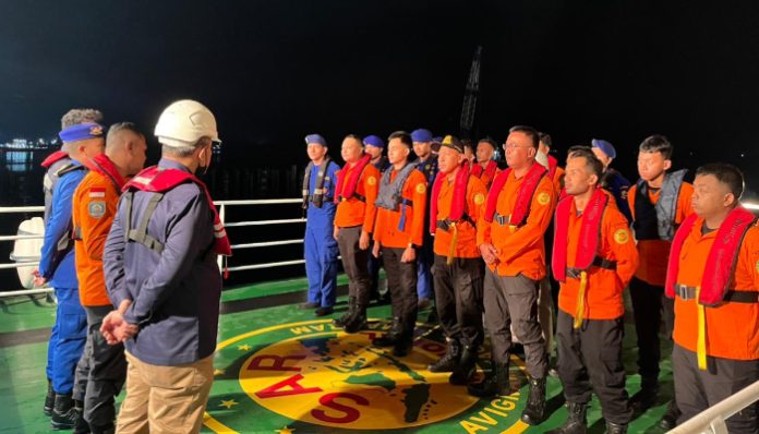 Basarnas Banten melakukan operasi evakuasi medis terhadap seorang kapten kapal tanker yang mengalami sakit serius di perairan sekitar Pulau Tempurung, Kota Cilegon.