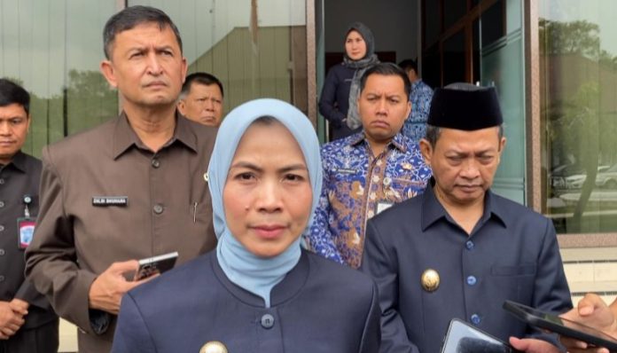 Bupati Serang Ratu Rachmatuzakiyah