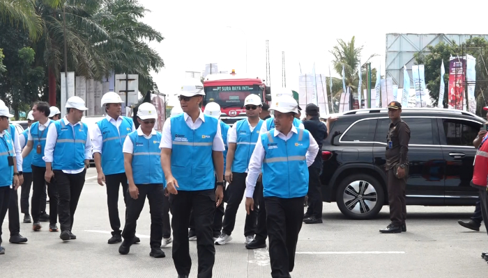Dirut PLN Tinjau Langsung Fasilitas Pengisian Kendaraan Listrik Guna Layani Pemudik 