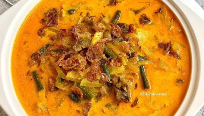 Sayur Ketupat Gurih (Foto: Pinterest)