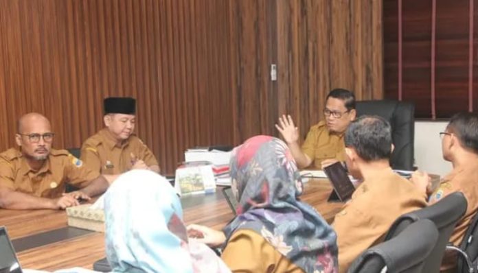Pemkab Lebak menggelar rapat optimalisasi penerimaan retribusi daerah tahun 2026 pada Senin, 9 Maret 2026 (Foto: Bantentv.com/ Nano)
