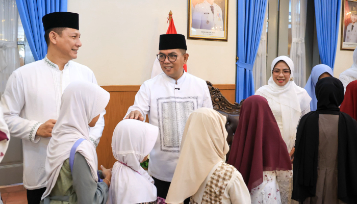 Tangis Bahagia Anak Yatim Saat Lebaran Bersama Gubernur Banten