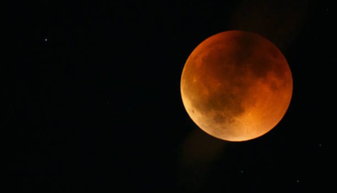 Ilustrasi gerhana bulan total (Foto/iStockphoto)