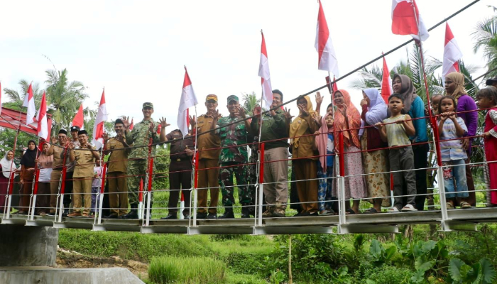 Jembatan Garuda di Desa Baros, Kabupaten Serang