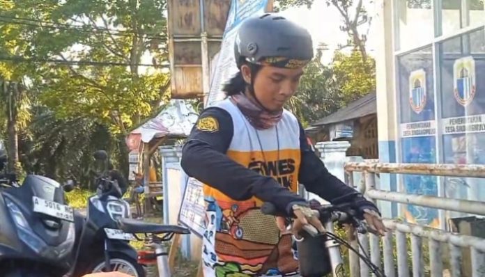 Jeni Abdulrokhim pemudik dari Lebak ke Purbalingga menggunakan sepeda