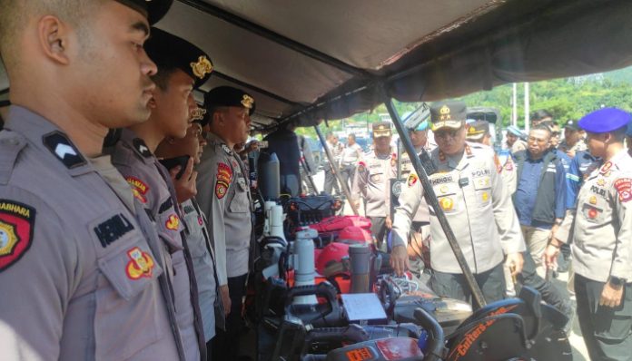 Kapolda Banten, Irjen Pol Hengki, melakukan pengecekan sarana dan prasarana di Pelabuhan Merak