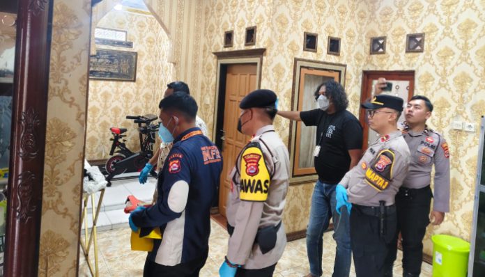 Polresta Tangerang melakukan penyelidikan atas dugaan kasus pembunuhan, di Tigaraksa Kabupaten Tangerang.
