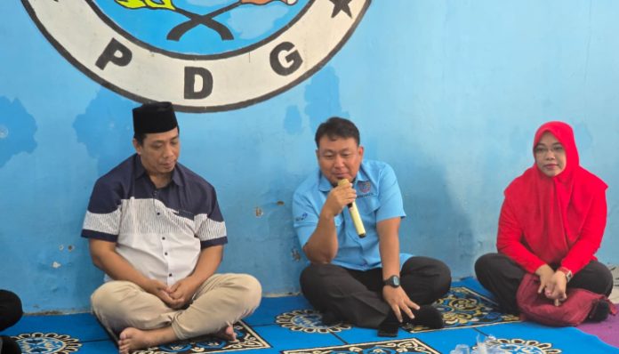 Kepala Dinas DP2KBP3A saat menggelar diskusi tentang ketahanan keluarga bersama Porwan