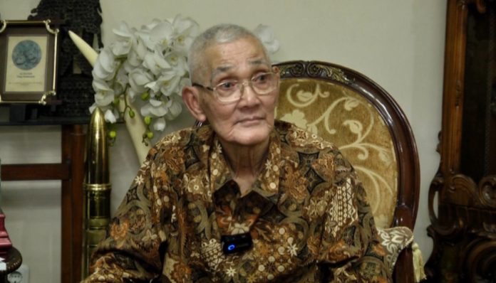 Mantan Wapres ke-6 RI Try Sutrisno (Foto/TVRI)