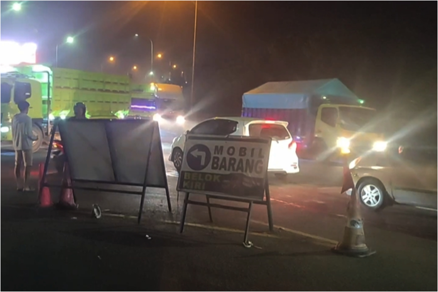 Jelang Pembatasan Truk 13 Maret, Sopir Logistik Pilih Putar Balik ke Tol Menuju Merak