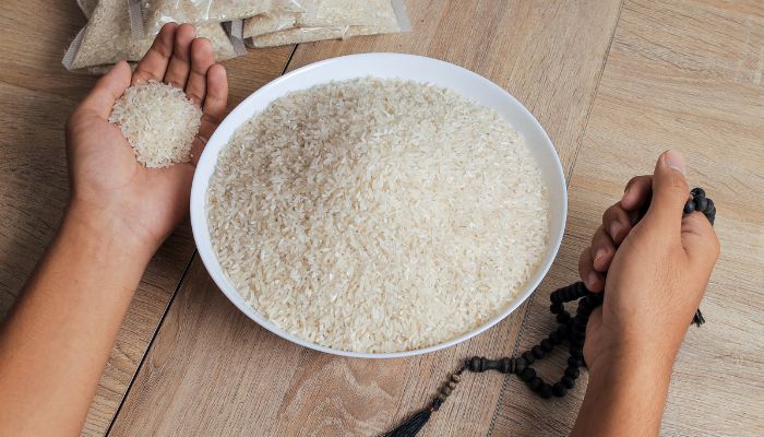 Niat Zakat Fitrah untuk Diri Sendiri hingga Keluarga, Lengkap!