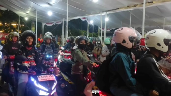 Kebijakan WFA dinilai memberikan dampak terhadap kelancaran arus balik (Foto: Bantentv.com/ Hendra)