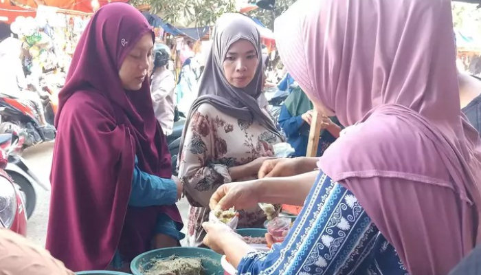 Jelang Idulfitri, Pasar Sampay Diserbu Pemburu Bumbu Dapur