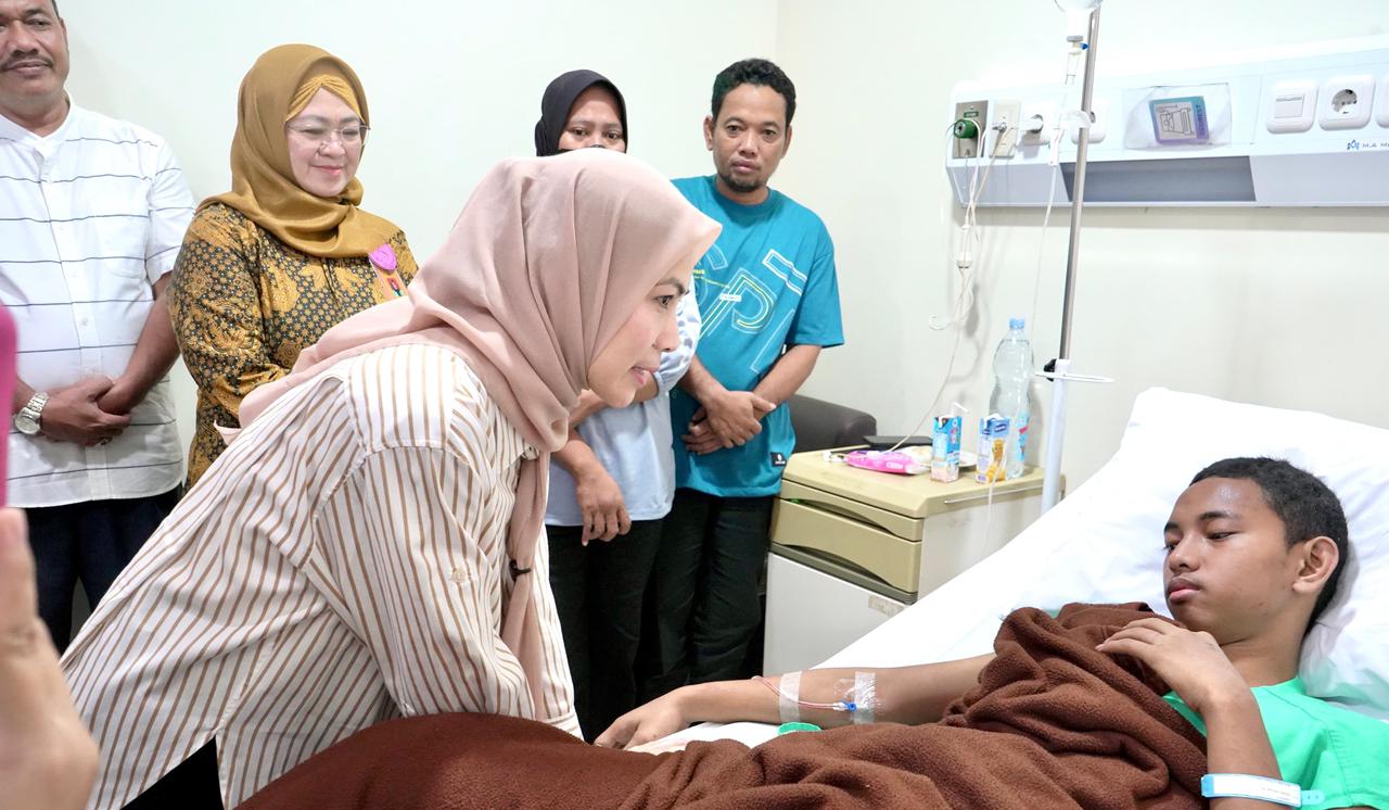 Bupati Serang Tinjau Rumah Ambruk di Ciruas, Satu Warga Meninggal Dunia