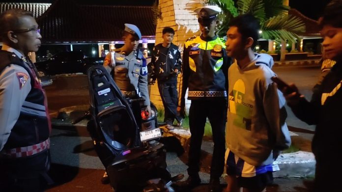 Jaga kekhusyuan ramadan, sejumlah petugas kepolisian Polres Pandeglang menggelar patroli rutin (Foto: Bantentv.com/ Rangga)