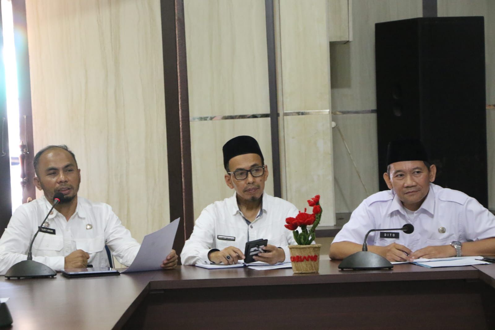 Disporapar Kabupaten Serang menggelar rapat pastikan kenyamanan wisatawan pada momen libur Lebaran (Foto: Bantentv.com/ Riki)