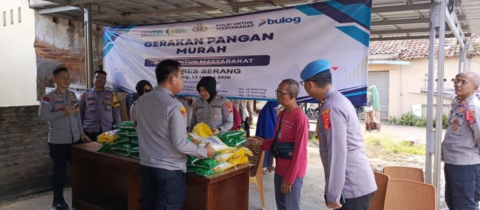Polres Serang menggelar Gerakan Pangan Murah (Foto: Bantentv.com/ Imron)