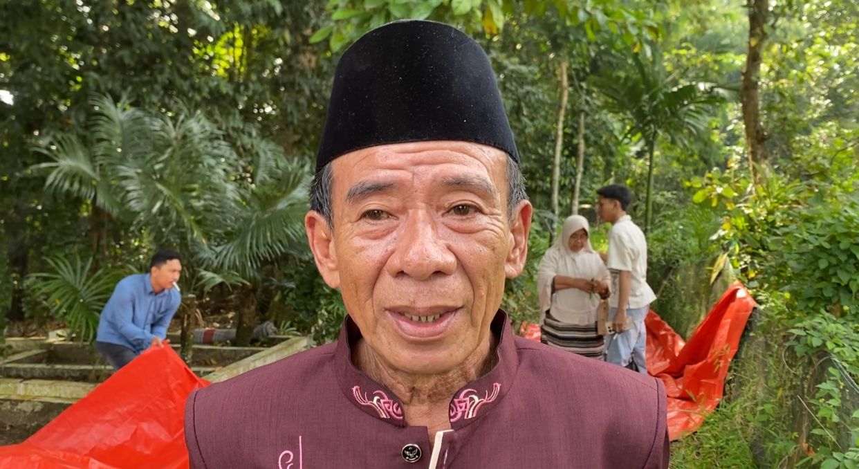 Warga Serang masih melestarikan tradisi ziarah (Foto: Bantentv.com/ Imron)