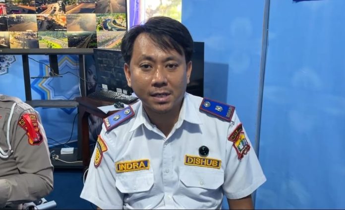Analis Kebijakan Ahli Muda Bidang Lalu Lintas Dinas Perhubungan Kota Serang, Indra Kurniawan. Dishub Kota Serang mengingatkan tarif resmi parkir saat libur Lebaran (Foto: Bantentv.com/ Jaya)