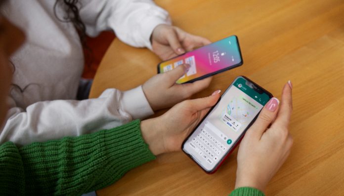 Aplikasi pesan instan WhatsApp meluncurkan fitur baru berupa akun khusus anak praremaja untuk meningkatkan keamanan komunikasi digital