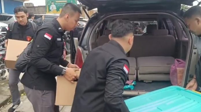 Kejaksaan menggeledah Kantor Pertanahan Kota Serang pada Selasa, 3 Maret 2026 (Foto: Bantentv.com/ Imron)