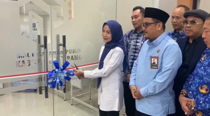 Peresmian Zona Klinik Advokasi Hukum (ZAKIAH) oleh Bupati Serang Ratu Rachmatuzzakiyah (Foto: Bantentv.com/ Riki)
