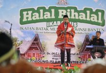 Miliki Daya Tarik Ekonomi, Banten Jadi Tujuan Migrasi Penduduk dari Berbagai Daerah Andra Soni saat menghadiri Halalbihalal Ikatan Batak Muslim (Ikabamus) Provinsi Banten tahun 2026 di Islamic Center Cilegon, Jalan Jombang Masjid, Jombang Wetan, Kota Cilegon, Minggu, 19 April 2026.