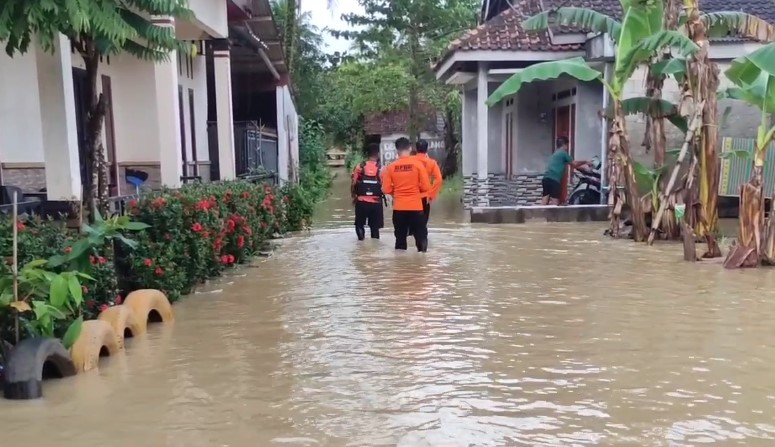 Empat Kecamatan di Pandeglang dilanda banjir (Foto: Bantentv.com/ Rangga)