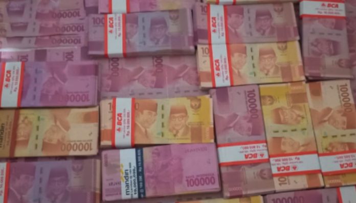 Barang bukti uang rupiah palsu yang berjhasil disita Direskrimum Polda Banten