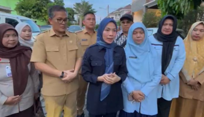 Bupati Serang Ratu Rachmatuzakiyah di Waringinkurung