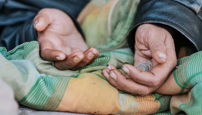 Dinas Sosial Kota Serang mengimbau masyarakat agar tidak memberikan uang kepada PMKS di jalanan