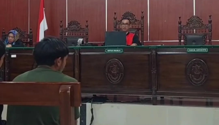 Suasana sidang yustisi di Pengadilan Negeri atas terdakwa pelanggaran buang sampah sembarangan (Foto: Bantentv.com/ Rangga)